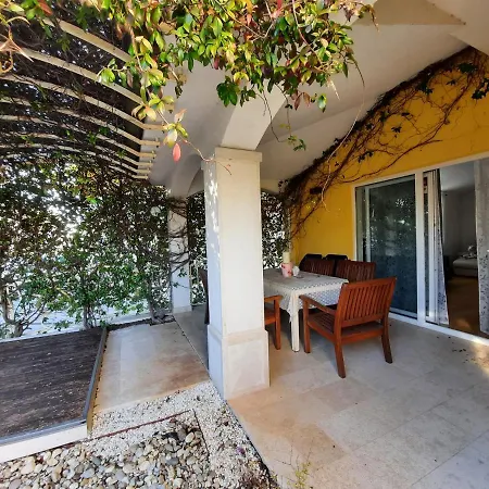 Belgravia Villa *